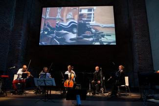 "halsüberkopf" in der St. Elisabeth Kirche