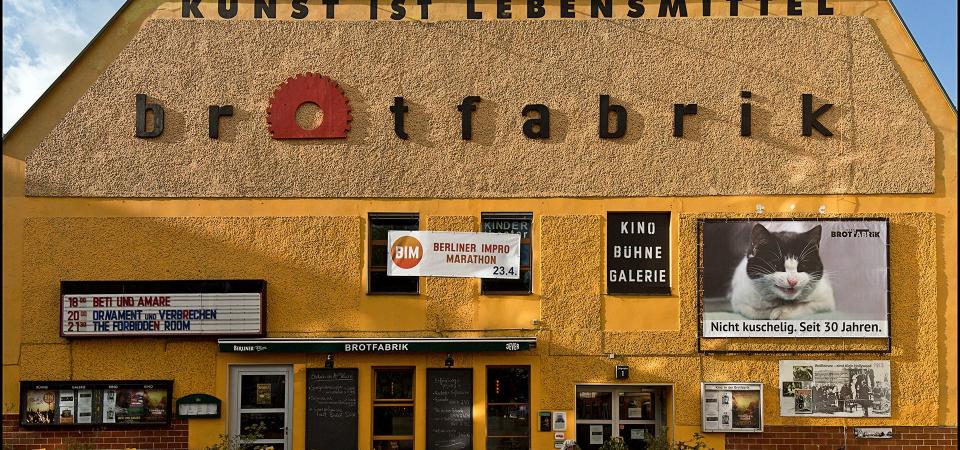 Frank Poddig Foto der Front des Kulturzentrums Brotfabrik