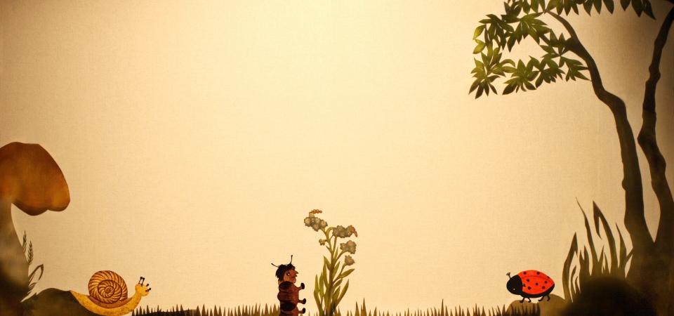 Szenenaufnahme aus DER TAUSENFÜSSLER UND DER SKARABÄUS-KÄFER